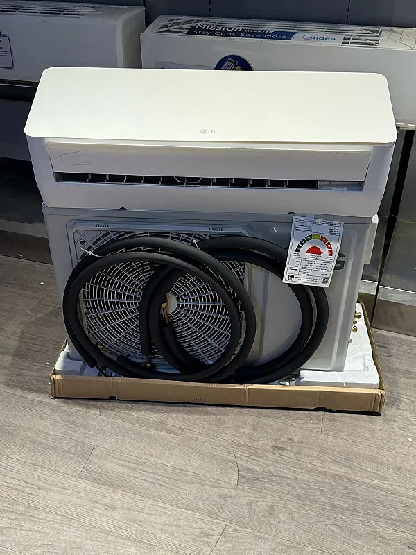 🌬️ تكييف LG STD 1.5 حصان بارد فقط – تكنولوجيا تبريد ذكية من علامة تثق فيها! مع حرارة الصيف، الحل مش في أي تكييف… الحل في تكييف يجمع بين الأداء والتكنولوجيا والراحة النفسية