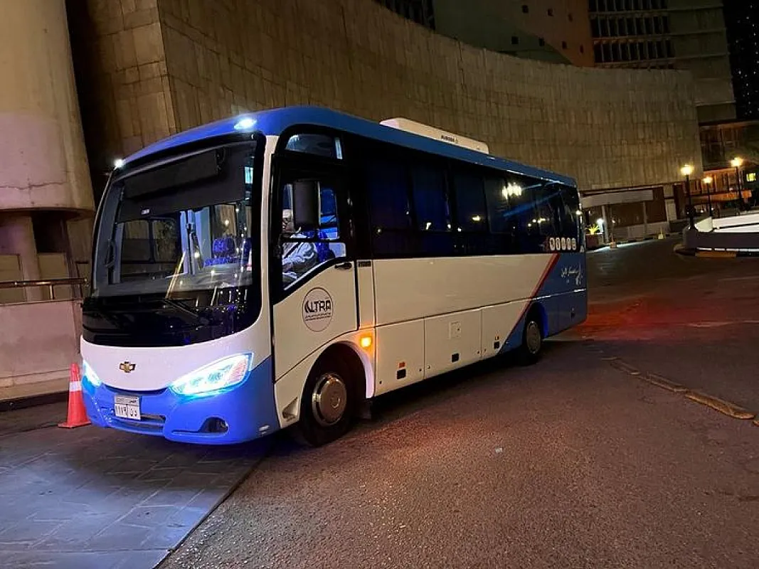 Luxury Transport to Hurghada: Linousine Chevrolet 33