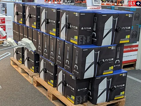 سوني بلاي ستيشن PS5 برو، سوني بلاي ستيشن PS5 سليم، وحدة تحكم نينتندو سويتش 2