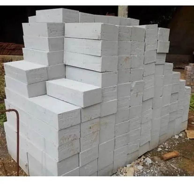 طوب ابيض خفيف