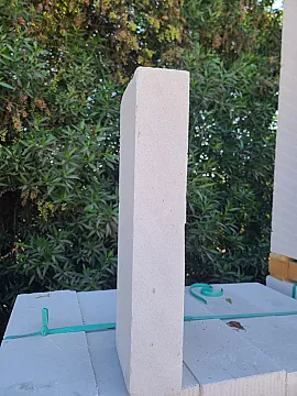 طوب ابيض خفيف