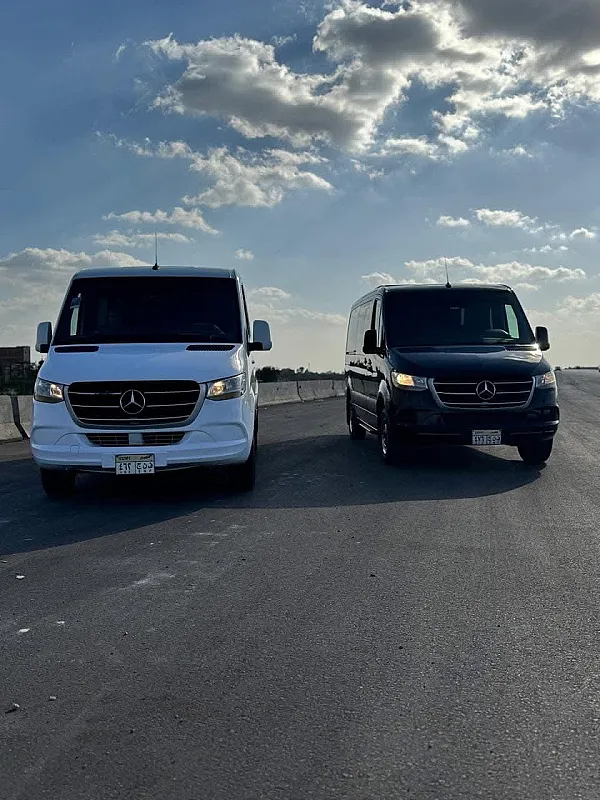 فان مرسيدس VIP للإيجار بالسائق بالقاهرة