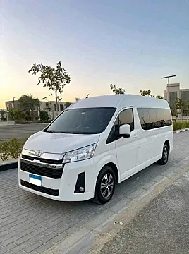 سافر بآمان واللمة في مكان إيجار تويوتا هاي إس 14 راكب