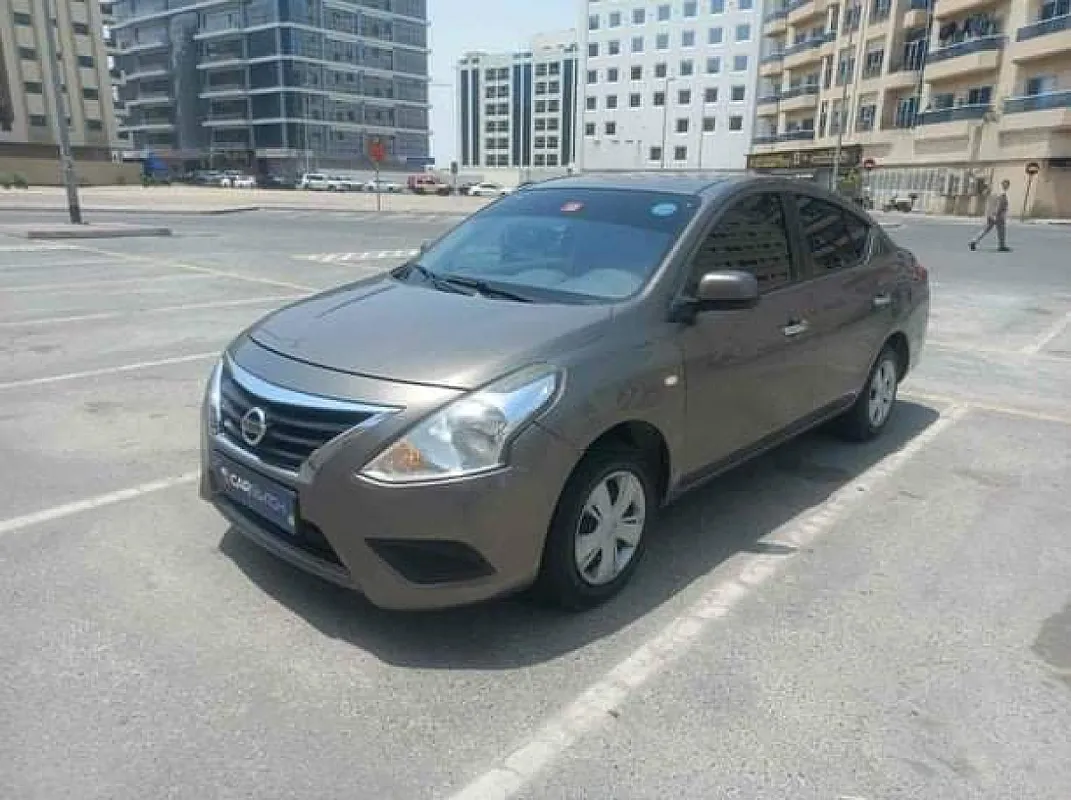 سيارة نيسان صني 2025 للإيجار بدون سائق بالقاهرة 01021973046